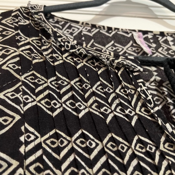 FREE PEOPLE black and beige pattern, boho style smock top, S - Picture 5 of 11